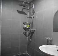 15th Street at Downtown Yangon