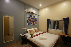 15th Street at Downtown Yangon