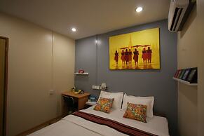 15th Street at Downtown Yangon