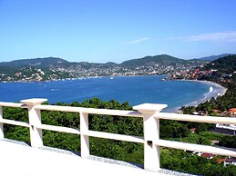 La Escollera Suites Adults Only