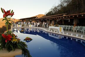 La Escollera Suites Adults Only