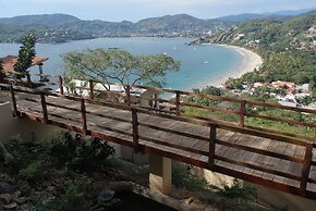 La Escollera Suites Adults Only