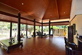 Koh Ngai Thanya Beach Resort