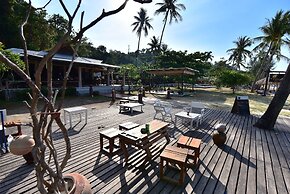 Koh Ngai Thanya Beach Resort