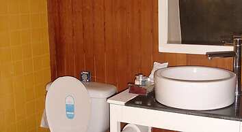 Koh Ngai Thanya Beach Resort