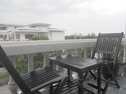 Hue Boutique Homestay