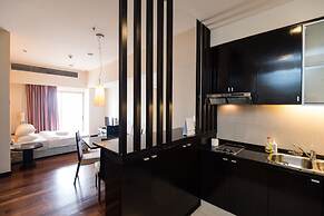 W Studio Resort Suites at Pyramid Tower