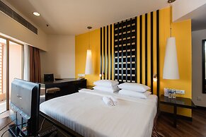 W Studio Resort Suites at Pyramid Tower