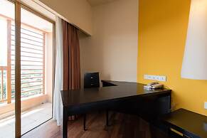 W Studio Resort Suites at Pyramid Tower