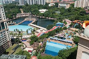 W Studio Resort Suites at Pyramid Tower