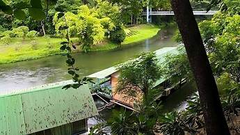 Suanphet Riverview Resort