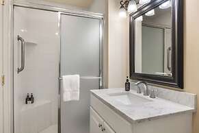 Enzian - CoralTree Residence Collection