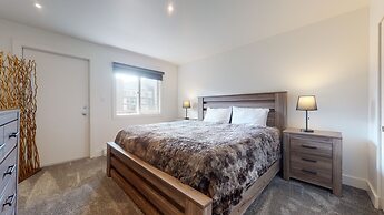 Enzian - CoralTree Residence Collection