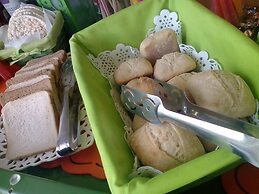 Anelia Boutique Studios & Apartments