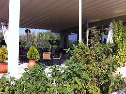 Anelia Boutique Studios & Apartments