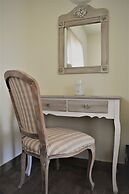 Anelia Boutique Studios & Apartments