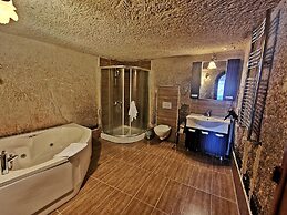 Falcon Cave Suites