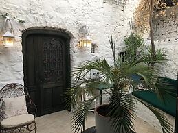 8 Oda Boutique Homes