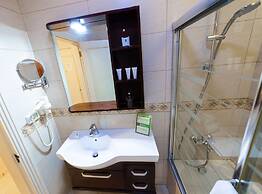 Comfort Hotel Suites