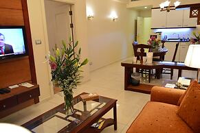 Comfort Hotel Suites