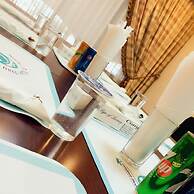 Comfort Hotel Suites