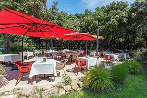 Logis La Bastide De Grignan Hotel & Restaurant