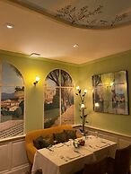 Logis La Bastide De Grignan Hotel & Restaurant