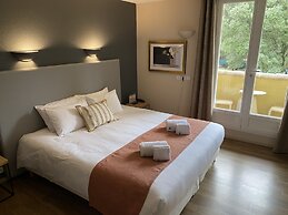 Logis La Bastide De Grignan Hotel & Restaurant