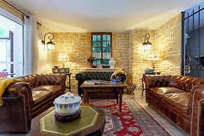 Logis Hôtel La Bastide de Grignan & Restaurant La Chênaie