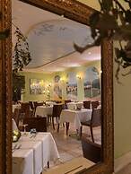 Logis La Bastide De Grignan Hotel & Restaurant