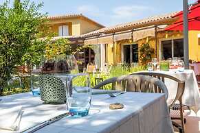 Logis La Bastide De Grignan Hotel & Restaurant