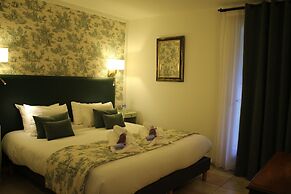 Logis Hôtel La Bastide de Grignan & Restaurant La Chênaie