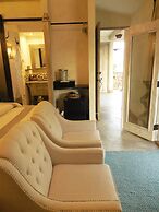 The Suites by Villa Valentina