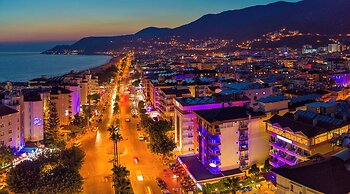 Kleopatra Blue Hawaii Hotel