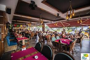 Kleopatra Blue Hawaii Hotel