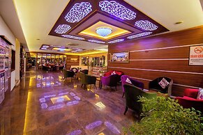 Kleopatra Blue Hawaii Hotel