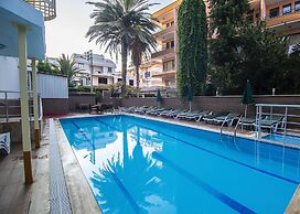 Kleopatra Blue Hawaii Hotel