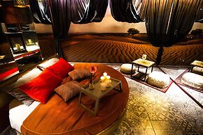 Silk Motel