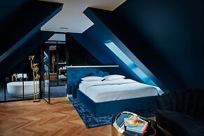 Provocateur, Berlin, a part of Sircle Collection