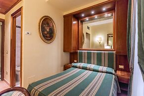 Raeli Hotel Noto
