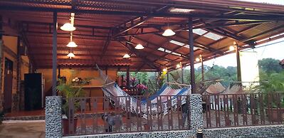 Cabinas Pura Vida Bed & Breakfast