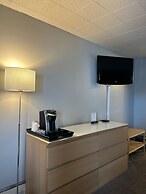 Harbor Inn Self Check-in Hotel