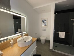 Harbor Inn Self Check-in Hotel