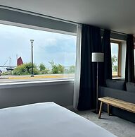 Harbor Inn Self Check-in Hotel