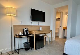 Harbor Inn Self Check-in Hotel