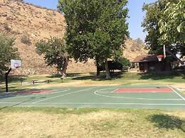 Kern Riverfront Lodge