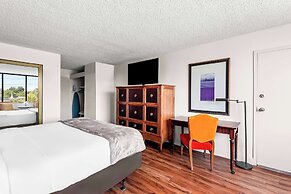 Magnolia Bluffs, BW Signature Collection