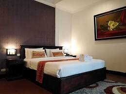 Seasons Riverside Hotel