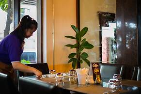 Seasons Riverside Hotel