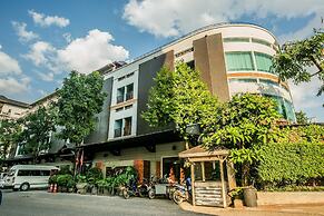 Seasons Riverside Hotel